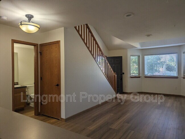 Foto del edificio - 1794 E 7th St