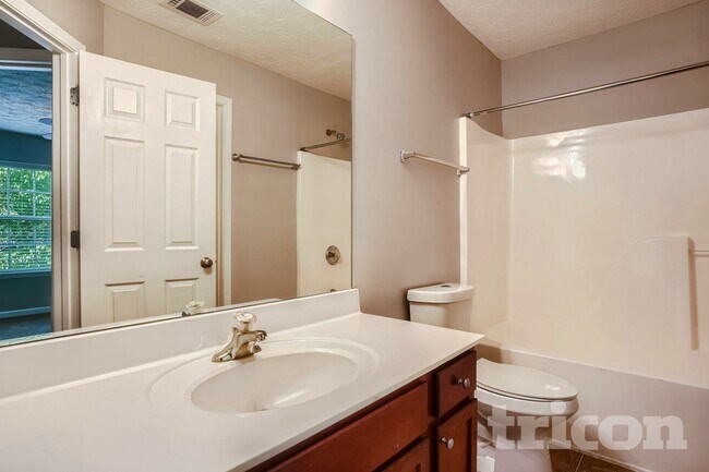 Foto del edificio - 4043 Roxberry Hill Ln NE