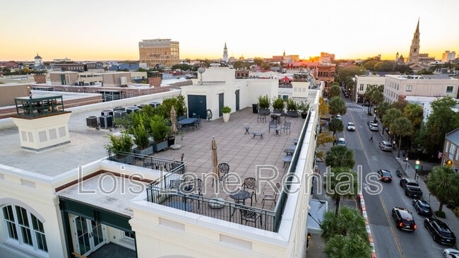 Building Photo - 1 Vendue Range