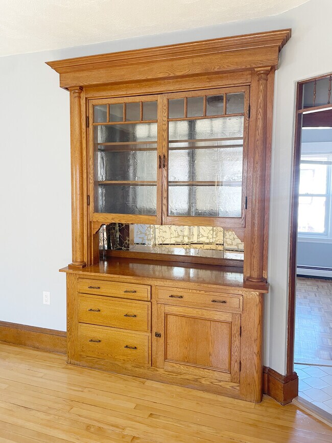 Built-in oak Hutch - 103 North St