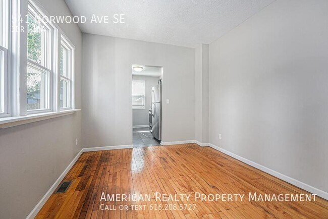 Building Photo - 541 Norwood Ave SE