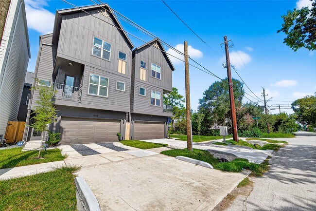 Building Photo - 3315 Daphne St