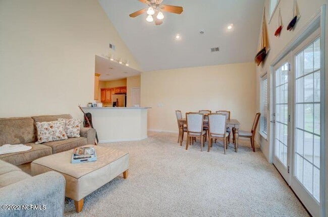 Foto del edificio - BEAUTIFUL BRICK HOME IN BRUNSWICK PLANTATION