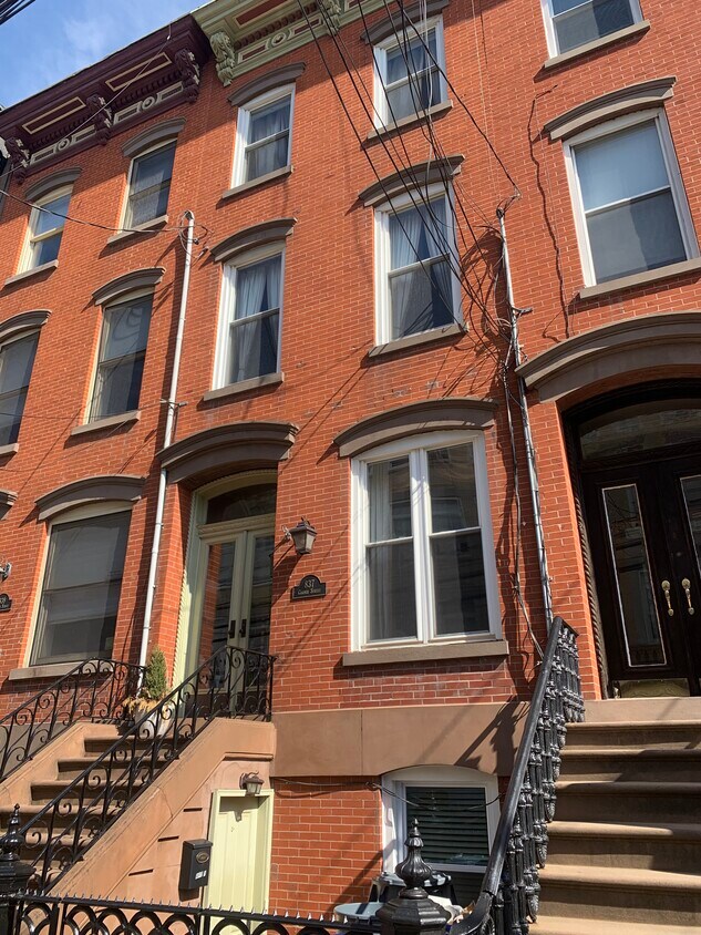 837 Garden St Unit 1, Hoboken, NJ 07030 Condo for Rent in Hoboken, NJ