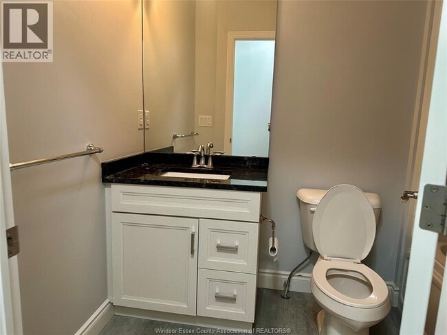 Building Photo - 204 Beechwood Dr