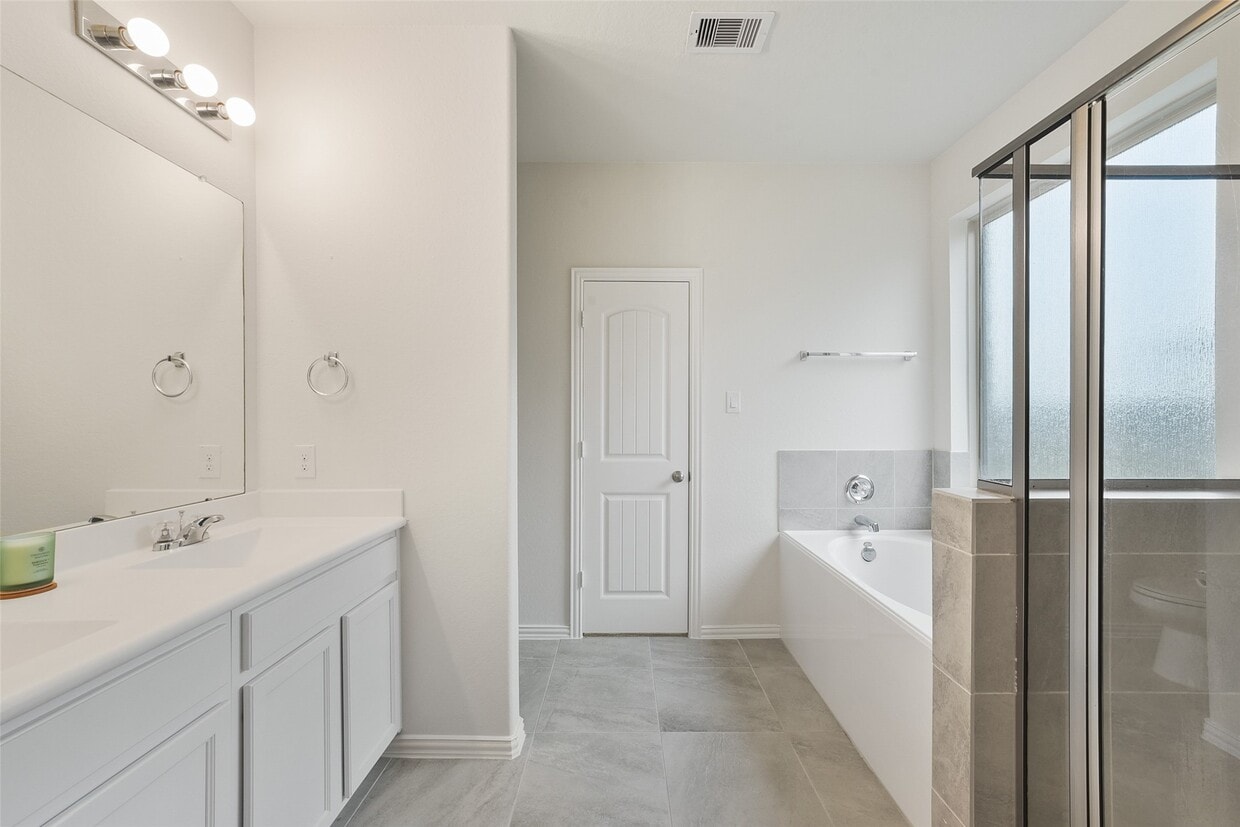 Building Photo - 6822 Barrington Crk Trce