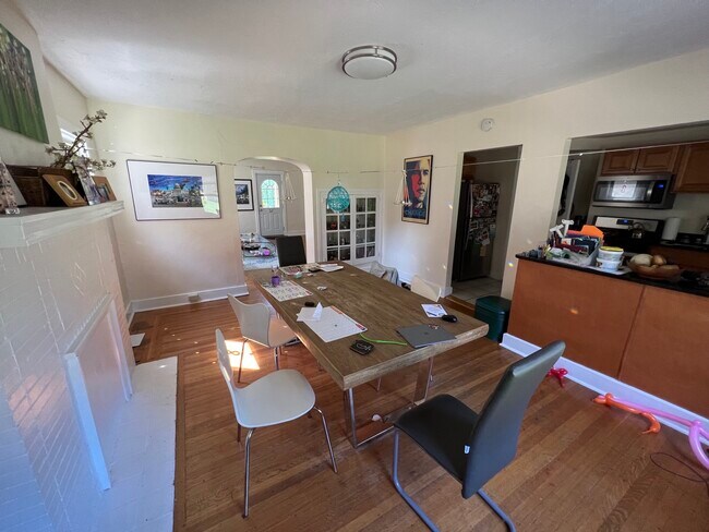 Building Photo - 5719 Forbes Ave