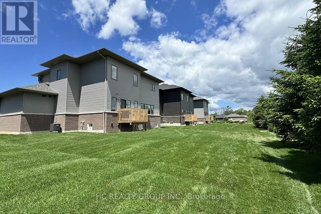 Building Photo - 3729 LAKEPOINT Dr