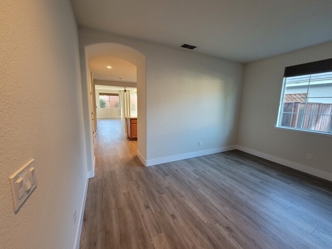 Foto del edificio - 8033 Horncastle Ave