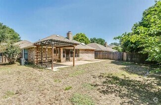 Building Photo - 3821 Huntwick Dr