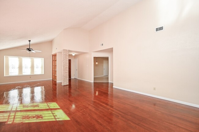 Building Photo - 7918 Chancel Dr