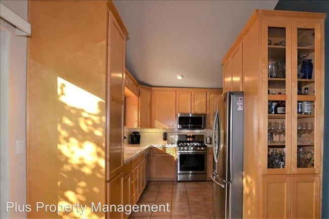 Building Photo - 438 NW 19th St