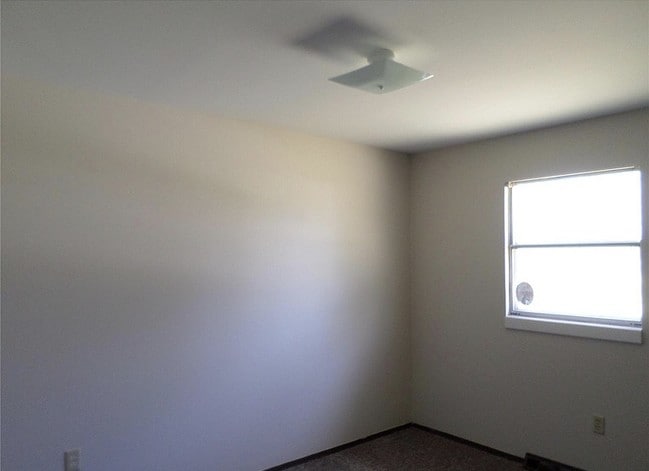 Building Photo - 275 E Canaan Rd