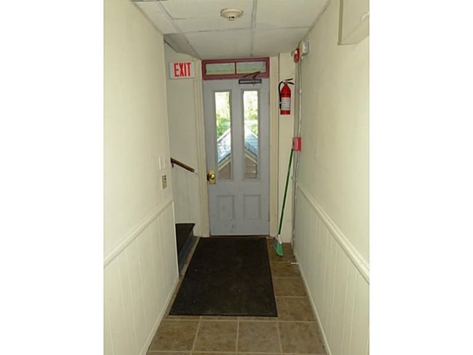 Interior - 22 Eastman St