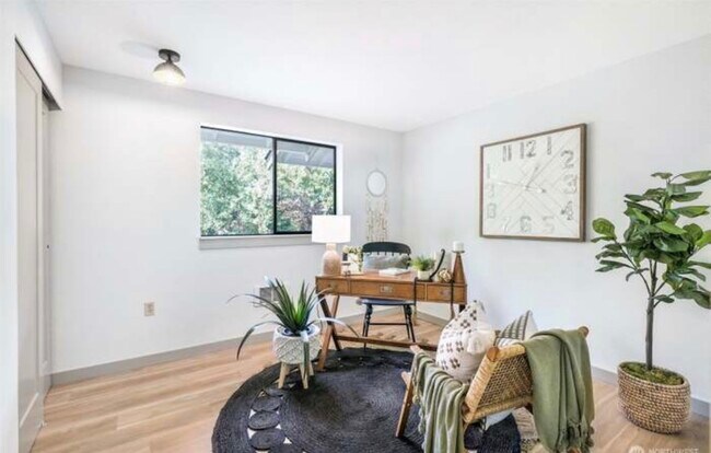 Foto del edificio - 2411 Cedar Rd