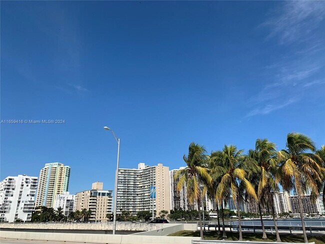 Foto del edificio - 150 SE 25th Rd