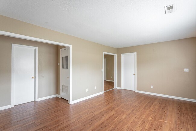Foto del edificio - Charming home now available for rent in Ch...