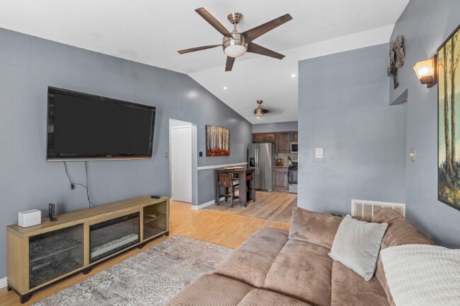 Building Photo - 905 Hanna Pl Ct