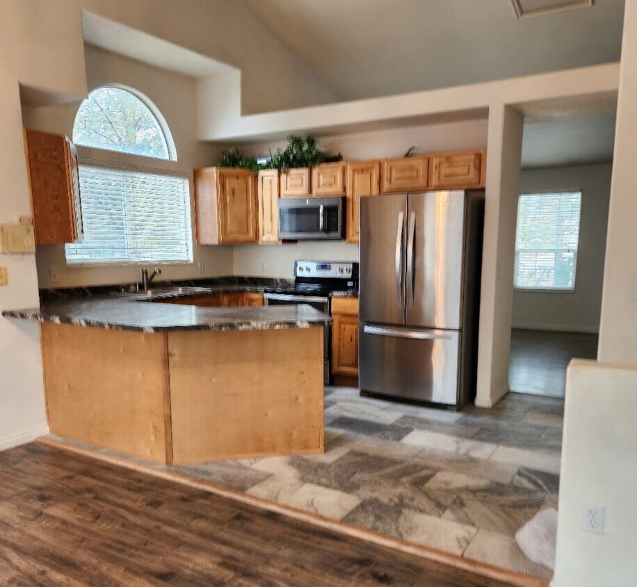 Primary Photo - 12062 S Cattail Cir