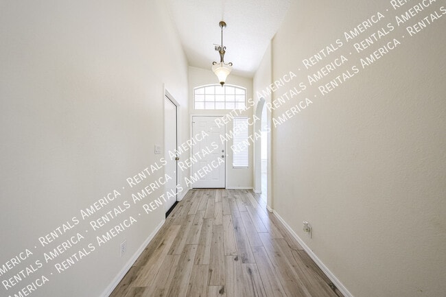 Building Photo - 2454 E Orchid Ln