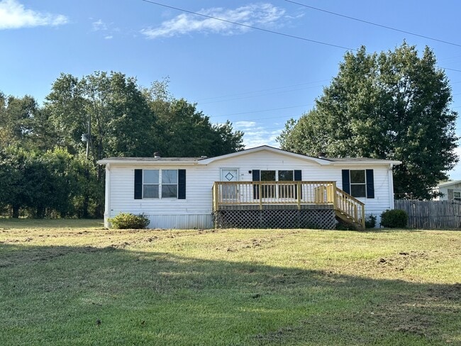 Photo - 605 Latham Rd House