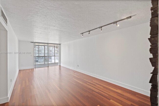 Foto del edificio - 145 SE 25th Rd