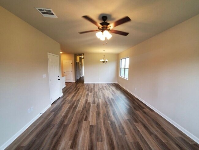 Foto del edificio - 3052 S Roth Ave