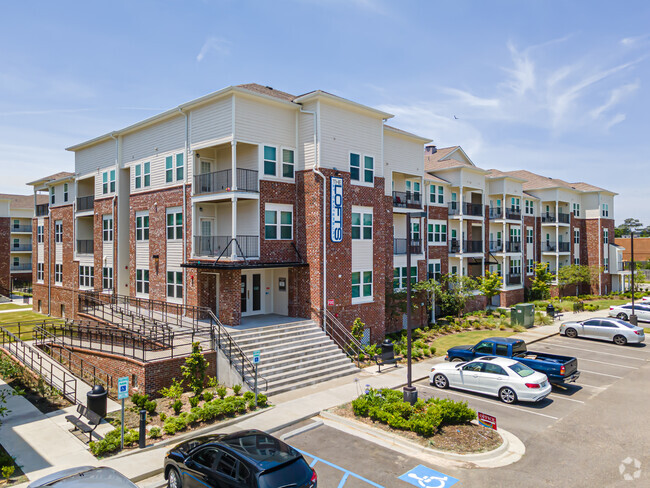 Building Photo - The Lofts