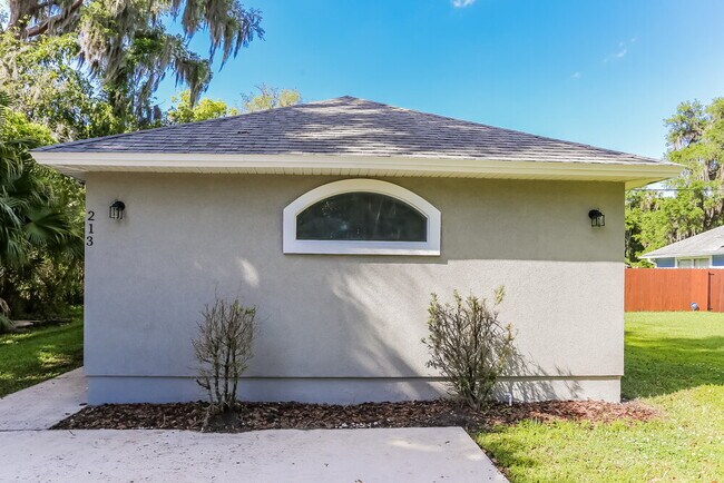 Foto del edificio - 213 Park Ave