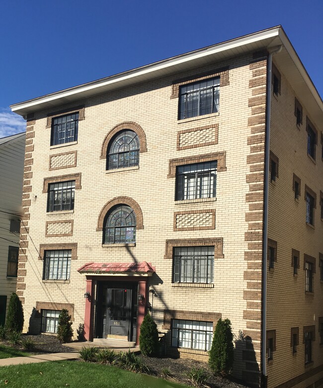 beautiful outside view of building - 680 Florida Ave