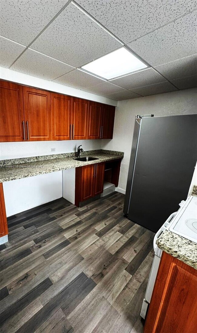 Foto del edificio - 1610 NW N River Dr