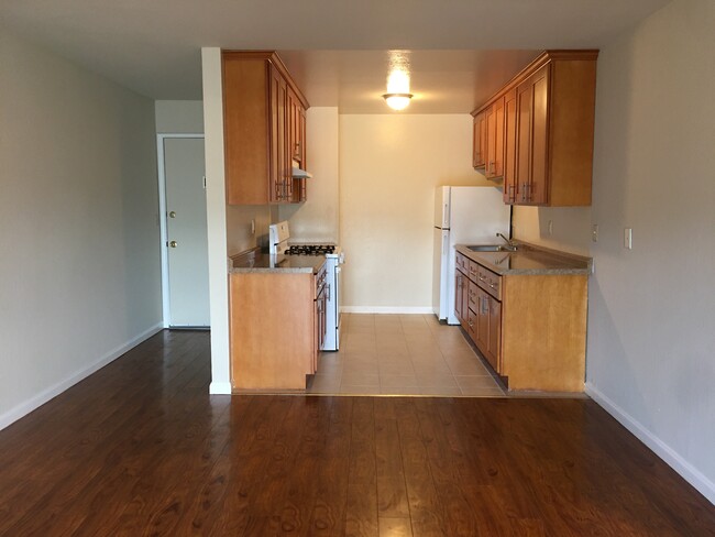 Gallery Kitchen - 428 89th St