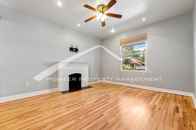 Foto del edificio - Live Close to Downtown Denver with Backyar...