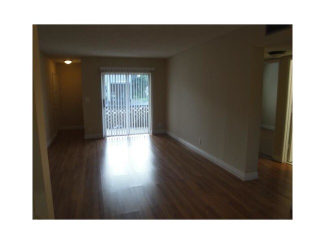 Building Photo - 506 Gardens Dr