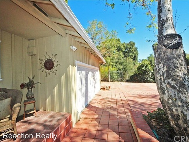 Building Photo - 8238 Red Hill Country Club Dr