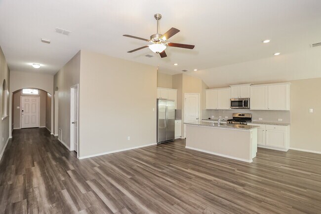 Building Photo - 14425 Jaycee Ln