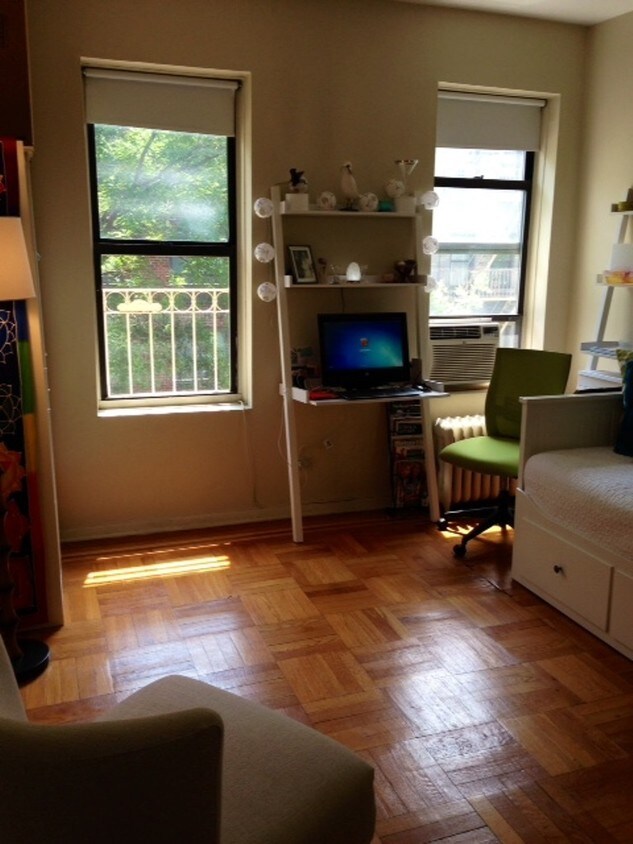 Foto del edificio - 166 W 16th St
