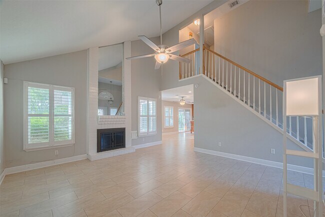 Building Photo - 15803 Locust Grove Dr