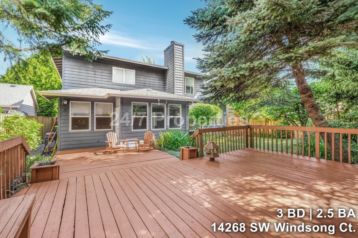 Foto principal - Inviting 3 BD | 2.5 BA Home w/ Massive Bac...