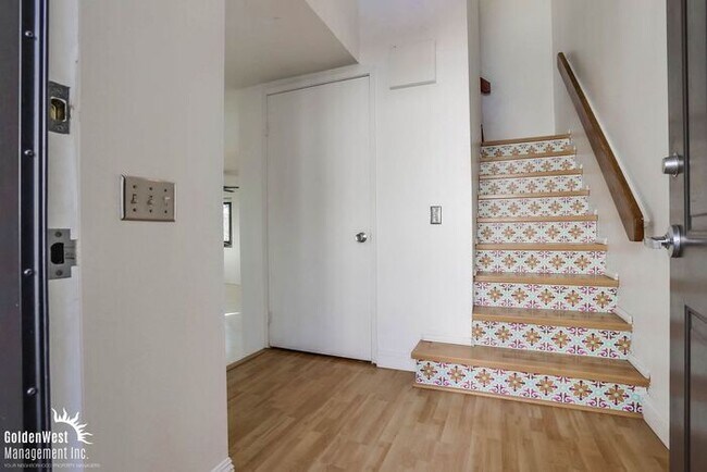 Foto del edificio - Bright & Airy 2Bdm 1Ba Townhome in San Diego!