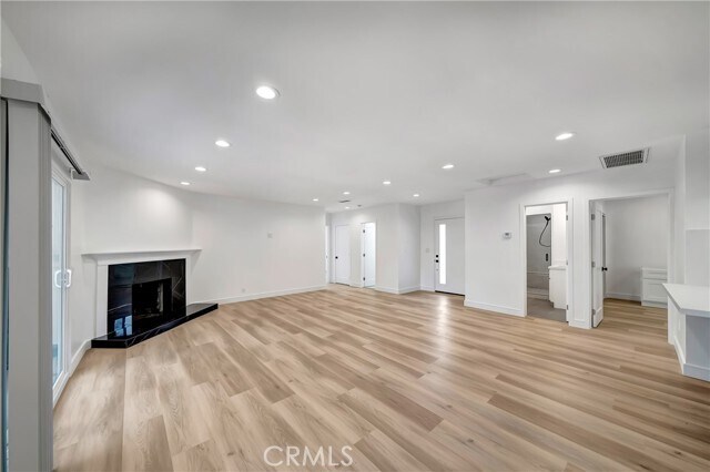 Building Photo - 6846 Glade Ave