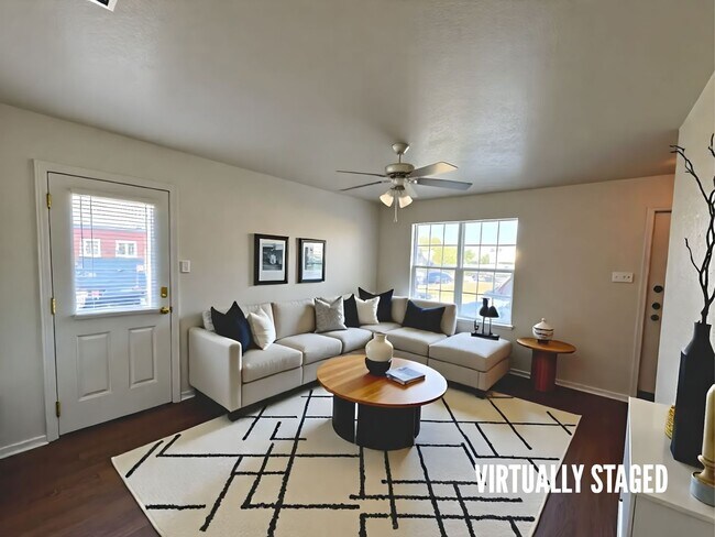 Foto del edificio - 404 Brittney Way
