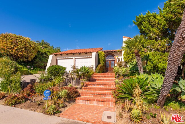 Building Photo - 3636 Malibu Country Dr