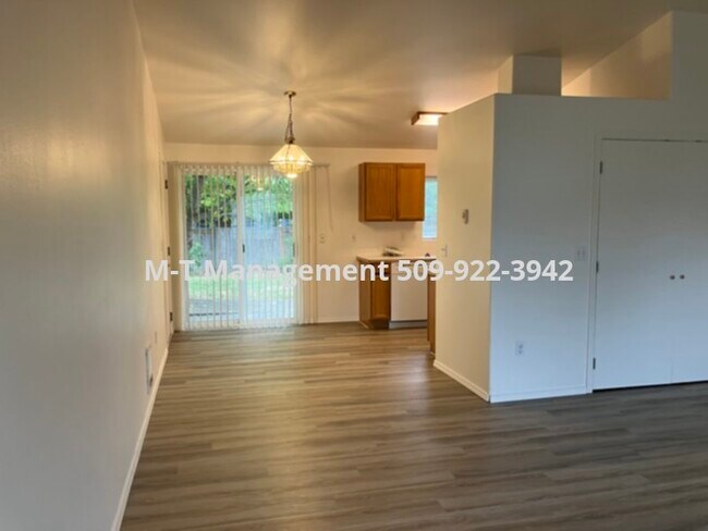 Foto del edificio - Roomy 2 BR/1 bath single level house in Ai...
