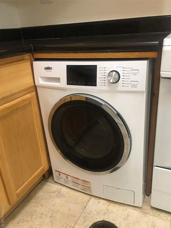 Foto del edificio - 141-44 84th Rd