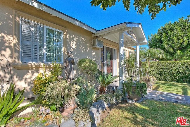Building Photo - 8603 Melvil St
