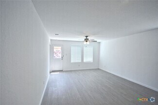 Building Photo - 1617 Pile Trl
