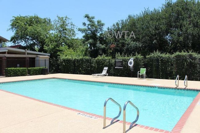 Building Photo - 2 bedroom in ROUND ROCK TX 78681