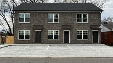 Building Photo - 724 Commerce St