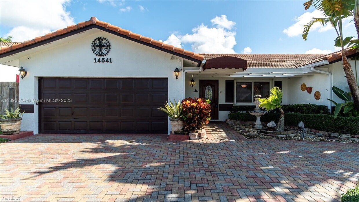 Foto principal - 3 br, 2 bath House - 14541 SW 103rd St